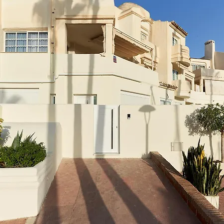 Atlantis Puerto Marina - 1 Minuto De La Playa Apartment Benalmadena